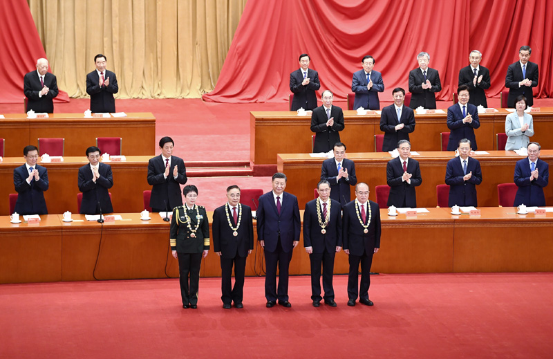 全国抗击新冠肺炎疫情表彰大会在京隆重举行