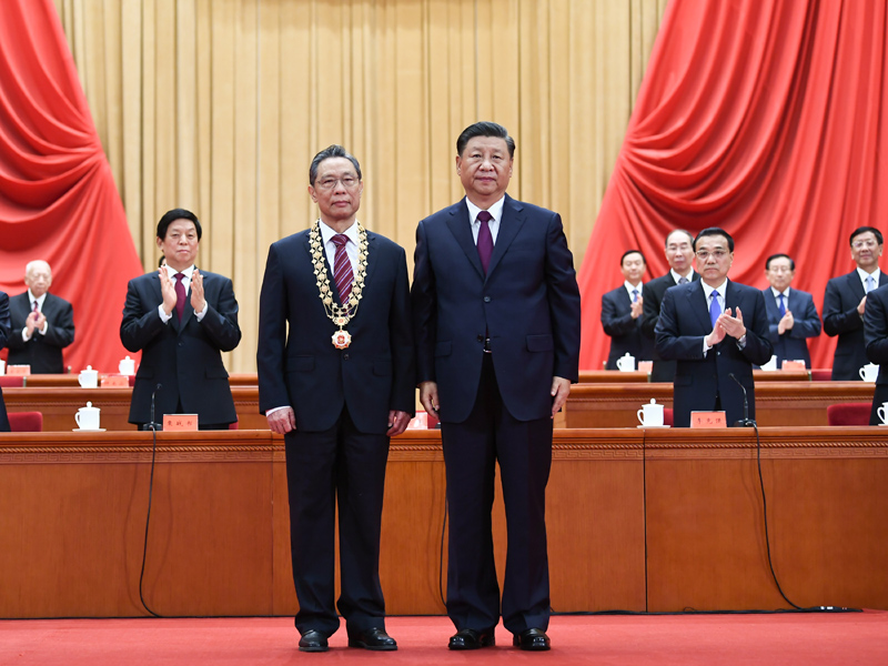 全国抗击新冠肺炎疫情表彰大会在京隆重举行