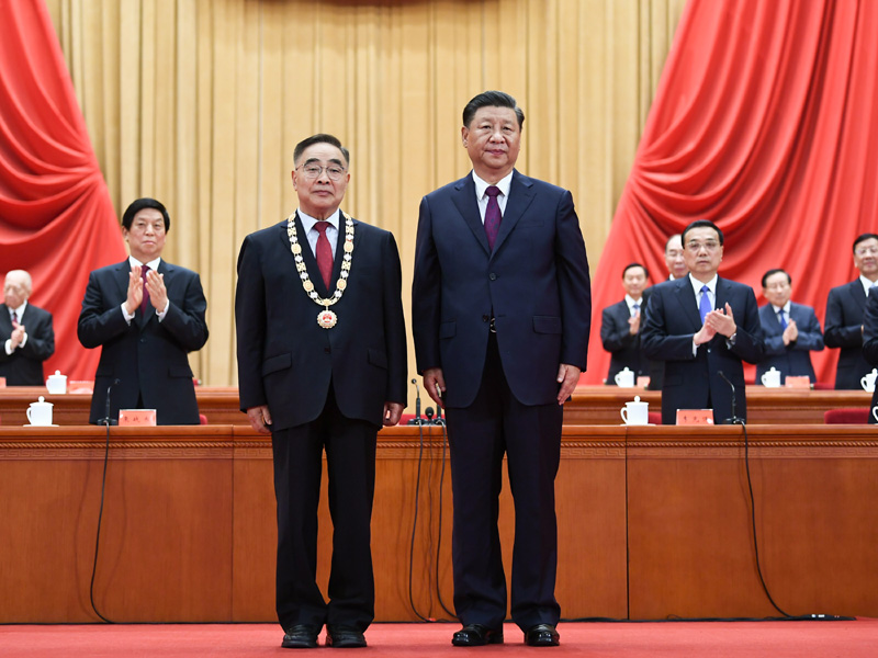 全国抗击新冠肺炎疫情表彰大会在京隆重举行