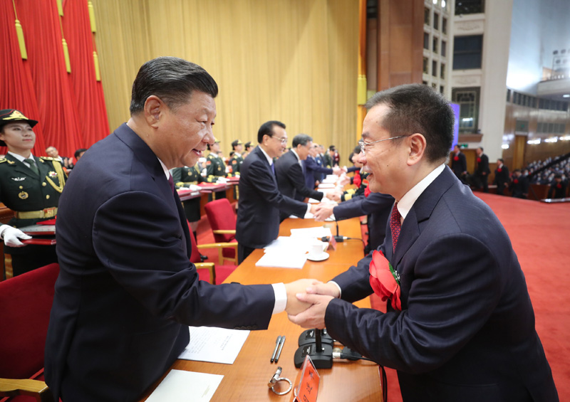 全国抗击新冠肺炎疫情表彰大会在京隆重举行