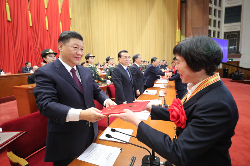 全国抗击新冠肺炎疫情表彰大会在京隆重举行